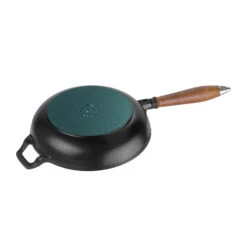 Staub Vintage Koekenpan Met Houten Handvat Ø24 Cm -Thuis Benodigdheden Winkel 502885 01 2 ProductImageExtra 893b93e102
