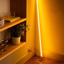 Hay Neon Tube Slim TL-lamp 120 Cm -Thuis Benodigdheden Winkel Neon tube slim miljo3 5d2496a620